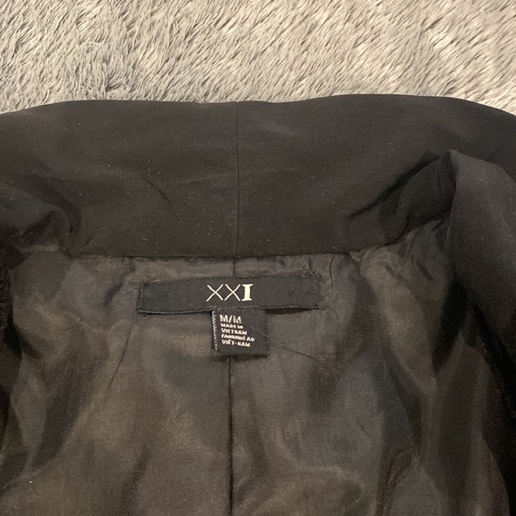 Forever 21 Aztec print cropped blazer - Picture 3 of 5